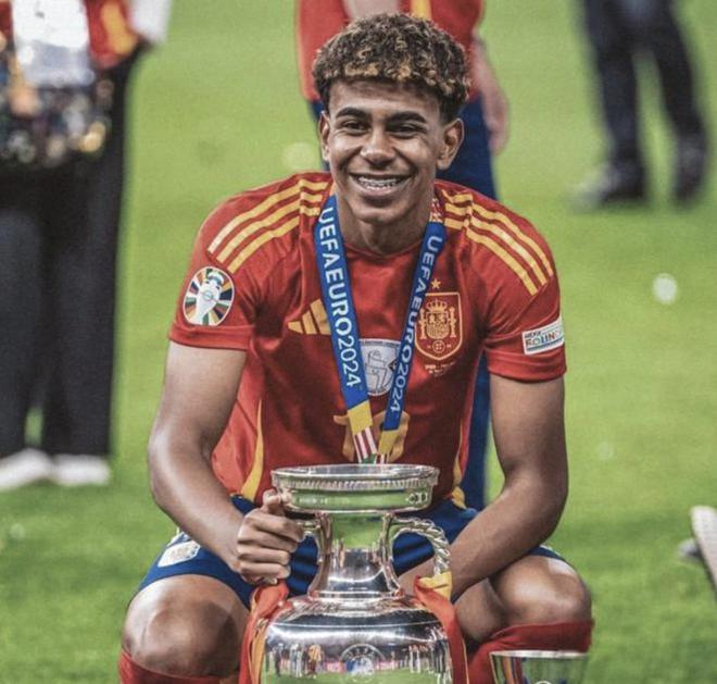 翻牌圈（Flop）中了顶对：你应该领先下注还是过牌掩护？（翻牌圈击中顶对：应当率先下注还是选择过牌隐藏？）