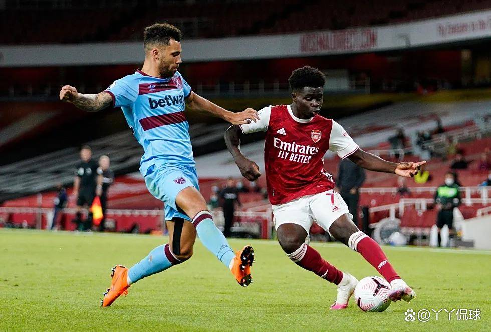 补篮绝杀！詹皇13+13延续6630天纪录：末节10+5助湖人重返前四